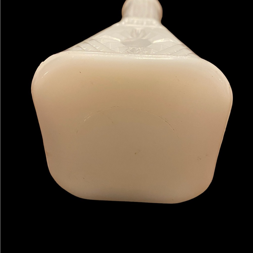 VTG Anchor Hocking Milk Glass Stars and Bars Bud Vase 9” - Picture 2 of 4